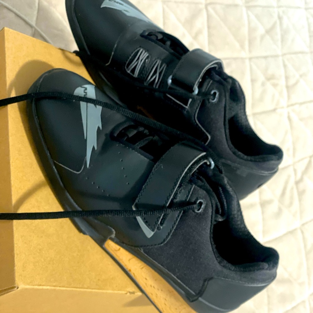 Velaasa Olympic Weightlifting Shoes Women Size 7 Men Size 5.5